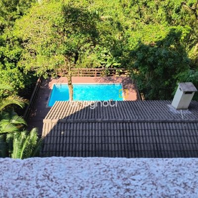 Apartamento com 142m², 2 quartos (sendo 2 suítes), 20 garagens, no bairro Lagoa da Conceição em Florianópolis
