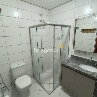 Apartamento com 142m², 2 quartos (sendo 2 suítes), 20 garagens, no bairro Lagoa da Conceição em Florianópolis