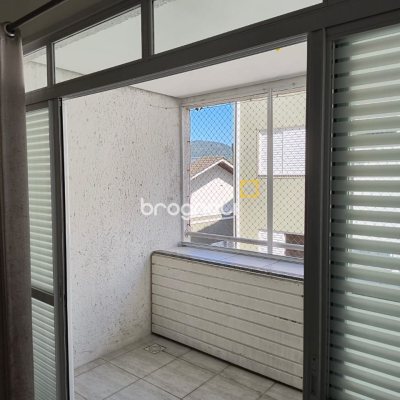 Apartamento com 142m², 2 quartos (sendo 2 suítes), 20 garagens, no bairro Lagoa da Conceição em Florianópolis