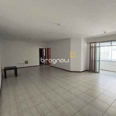 Apartamento com 142m², 2 quartos (sendo 2 suítes), 20 garagens, no bairro Lagoa da Conceição em Florianópolis