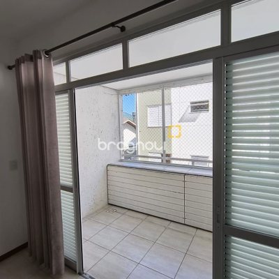 Apartamento com 142m², 2 quartos (sendo 2 suítes), 20 garagens, no bairro Lagoa da Conceição em Florianópolis