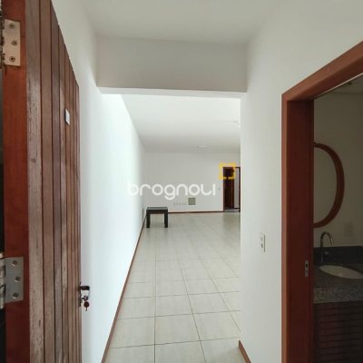 Apartamento com 142m², 2 quartos (sendo 2 suítes), 20 garagens, no bairro Lagoa da Conceição em Florianópolis
