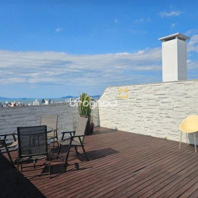 Cobertura com 170m², 3 quartos (sendo 3 suítes), 2 garagens, no bairro Estreito em Florianópolis