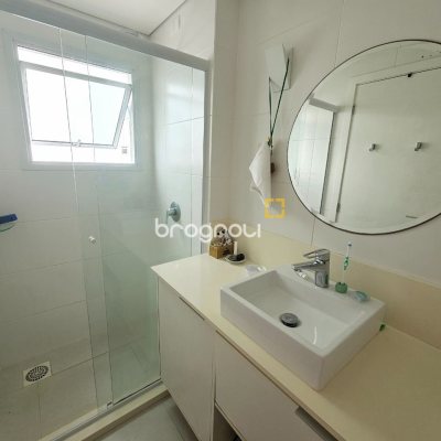 Cobertura com 170m², 3 quartos (sendo 3 suítes), 2 garagens, no bairro Estreito em Florianópolis