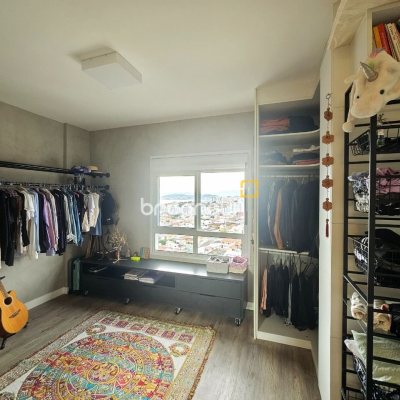 Cobertura com 170m², 3 quartos (sendo 3 suítes), 2 garagens, no bairro Estreito em Florianópolis