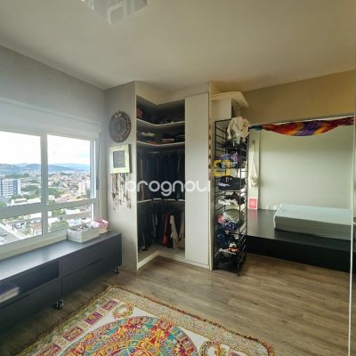 Cobertura com 170m², 3 quartos (sendo 3 suítes), 2 garagens, no bairro Estreito em Florianópolis
