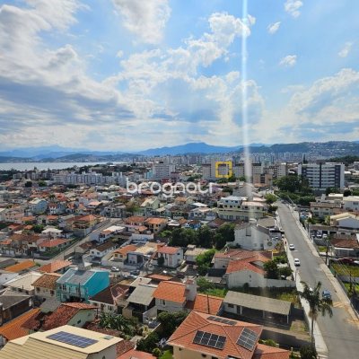 Cobertura com 170m², 3 quartos (sendo 3 suítes), 2 garagens, no bairro Estreito em Florianópolis