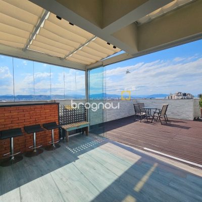 Cobertura com 170m², 3 quartos (sendo 3 suítes), 2 garagens, no bairro Estreito em Florianópolis