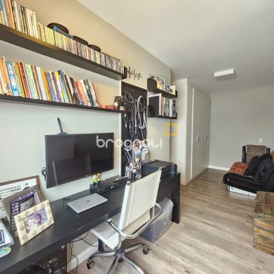 Cobertura com 170m², 3 quartos (sendo 3 suítes), 2 garagens, no bairro Estreito em Florianópolis