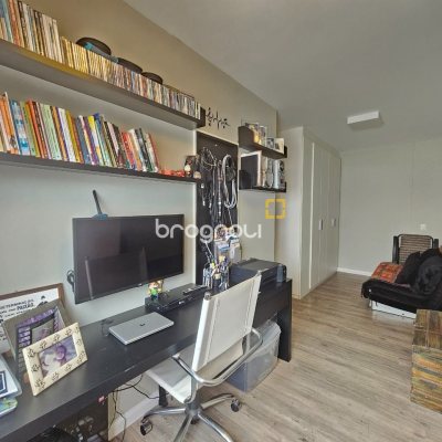 Cobertura com 170m², 3 quartos (sendo 3 suítes), 2 garagens, no bairro Estreito em Florianópolis