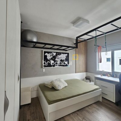 Cobertura com 170m², 3 quartos (sendo 3 suítes), 2 garagens, no bairro Estreito em Florianópolis
