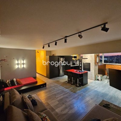 Cobertura com 170m², 3 quartos (sendo 3 suítes), 2 garagens, no bairro Estreito em Florianópolis