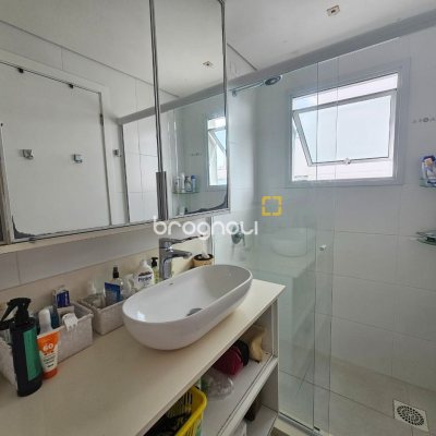 Cobertura com 170m², 3 quartos (sendo 3 suítes), 2 garagens, no bairro Estreito em Florianópolis