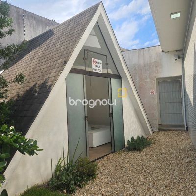Cobertura com 170m², 3 quartos (sendo 3 suítes), 2 garagens, no bairro Estreito em Florianópolis