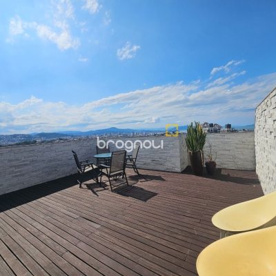 Cobertura com 170m², 3 quartos (sendo 3 suítes), 2 garagens, no bairro Estreito em Florianópolis