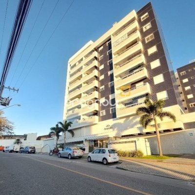 Cobertura com 170m², 3 quartos (sendo 3 suítes), 2 garagens, no bairro Estreito em Florianópolis
