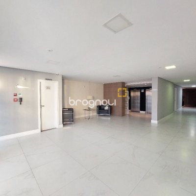 Cobertura com 170m², 3 quartos (sendo 3 suítes), 2 garagens, no bairro Estreito em Florianópolis