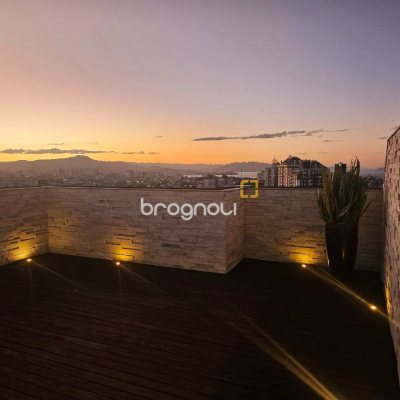 Cobertura com 170m², 3 quartos (sendo 3 suítes), 2 garagens, no bairro Estreito em Florianópolis