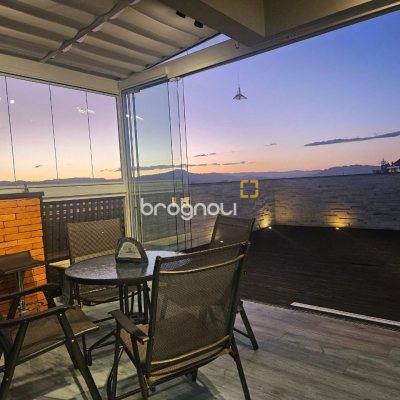 Cobertura com 170m², 3 quartos (sendo 3 suítes), 2 garagens, no bairro Estreito em Florianópolis