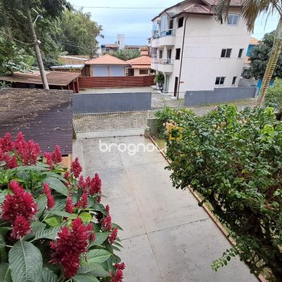 Casa com 75m², 3 quartos (sendo 1 suíte), 4 garagens, no bairro Ingleses do Rio Vermelho em Florianópolis