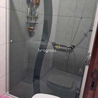 Casa com 75m², 3 quartos (sendo 1 suíte), 4 garagens, no bairro Ingleses do Rio Vermelho em Florianópolis