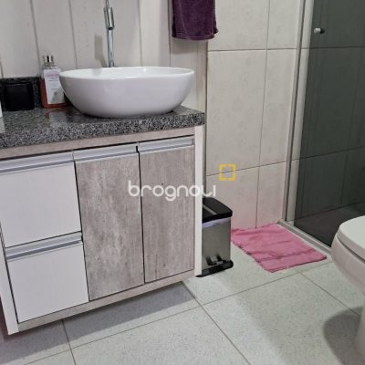 Casa com 75m², 3 quartos (sendo 1 suíte), 4 garagens, no bairro Ingleses do Rio Vermelho em Florianópolis