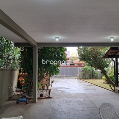 Casa com 75m², 3 quartos (sendo 1 suíte), 4 garagens, no bairro Ingleses do Rio Vermelho em Florianópolis