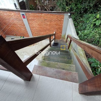 Casa com 75m², 3 quartos (sendo 1 suíte), 4 garagens, no bairro Ingleses do Rio Vermelho em Florianópolis