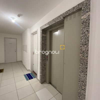 Apartamento com 55m², 2 quartos, 1 garagem, no bairro Potecas em São José