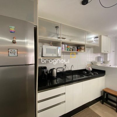 Apartamento com 55m², 2 quartos, 1 garagem, no bairro Potecas em São José