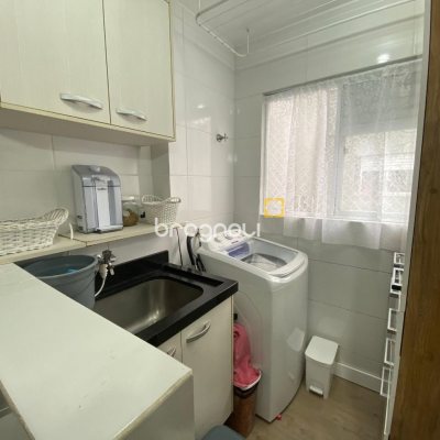 Apartamento com 55m², 2 quartos, 1 garagem, no bairro Potecas em São José