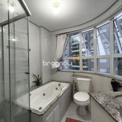 Apartamento com 107m², 3 quartos (sendo 1 suíte), 2 garagens, no bairro Itacorubi em Florianópolis