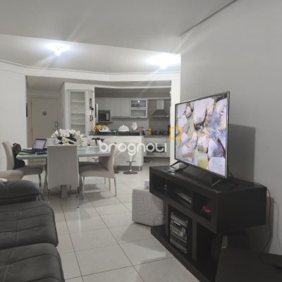 Apartamento com 107m², 3 quartos (sendo 1 suíte), 2 garagens, no bairro Itacorubi em Florianópolis