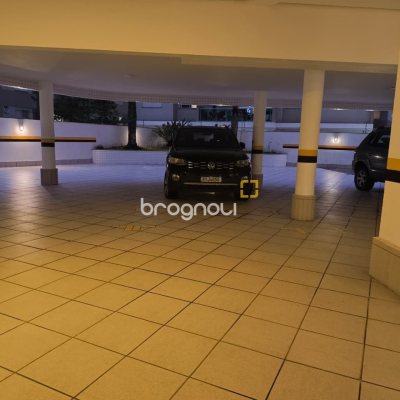 Apartamento com 107m², 3 quartos (sendo 1 suíte), 2 garagens, no bairro Itacorubi em Florianópolis