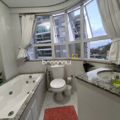 Apartamento com 107m², 3 quartos (sendo 1 suíte), 2 garagens, no bairro Itacorubi em Florianópolis
