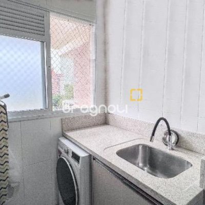 Apartamento com 123m², 3 quartos (sendo 1 suíte), 2 garagens, no bairro Itacorubi em Florianópolis