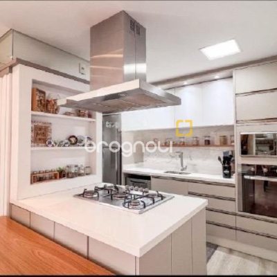 Apartamento com 123m², 3 quartos (sendo 1 suíte), 2 garagens, no bairro Itacorubi em Florianópolis