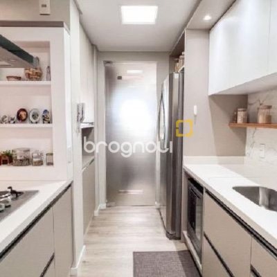 Apartamento com 123m², 3 quartos (sendo 1 suíte), 2 garagens, no bairro Itacorubi em Florianópolis