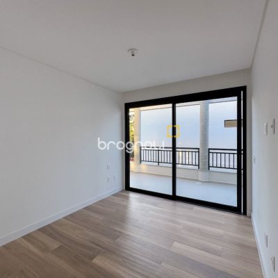 Casa de Condomínio com 230m², 3 quartos (sendo 3 suítes), 2 garagens, no bairro Cacupé em Florianópolis