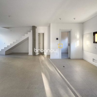 Casa de Condomínio com 230m², 3 quartos (sendo 3 suítes), 2 garagens, no bairro Cacupé em Florianópolis