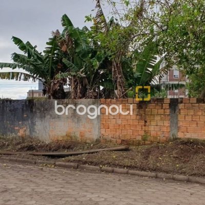 Terreno com 929m², no bairro Campeche em Florianópolis