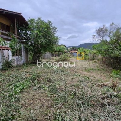 Terreno com 929m², no bairro Campeche em Florianópolis