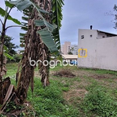 Terreno com 1451m², no bairro Bela Vista em Palhoça
