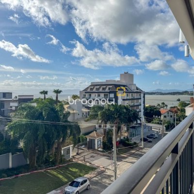 Apartamento com 80m², 2 quartos (sendo 2 suítes), 2 garagens, no bairro João Paulo em Florianópolis