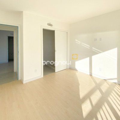 Apartamento com 80m², 2 quartos (sendo 2 suítes), 2 garagens, no bairro João Paulo em Florianópolis