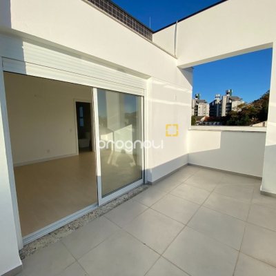 Apartamento com 126m², 3 quartos (sendo 3 suítes), 3 garagens, no bairro João Paulo em Florianópolis