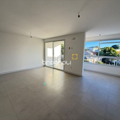 Apartamento com 94m², 1 quarto (sendo 1 suíte), 2 garagens, no bairro João Paulo em Florianópolis