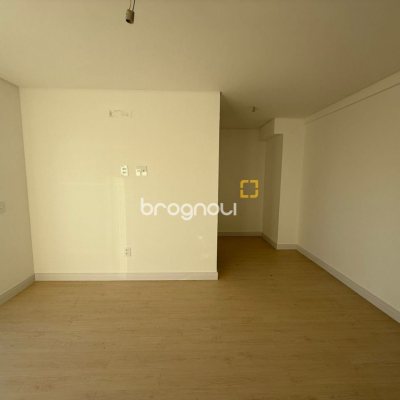 Apartamento com 94m², 1 quarto (sendo 1 suíte), 2 garagens, no bairro João Paulo em Florianópolis