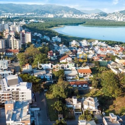 Apartamento com 94m², 1 quarto (sendo 1 suíte), 2 garagens, no bairro João Paulo em Florianópolis