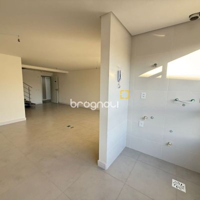 Apartamento com 94m², 1 quarto (sendo 1 suíte), 2 garagens, no bairro João Paulo em Florianópolis